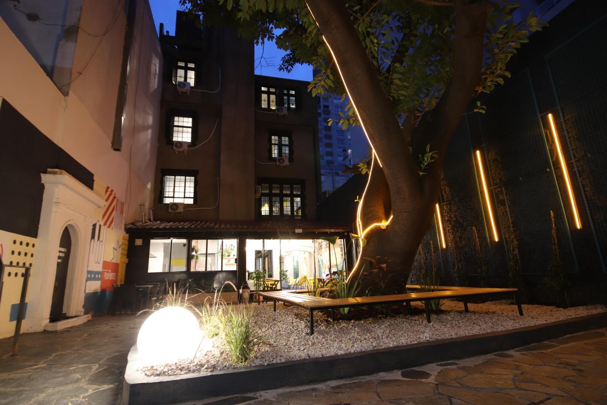 Play Hostel Garden Buenos Aires Exterior photo