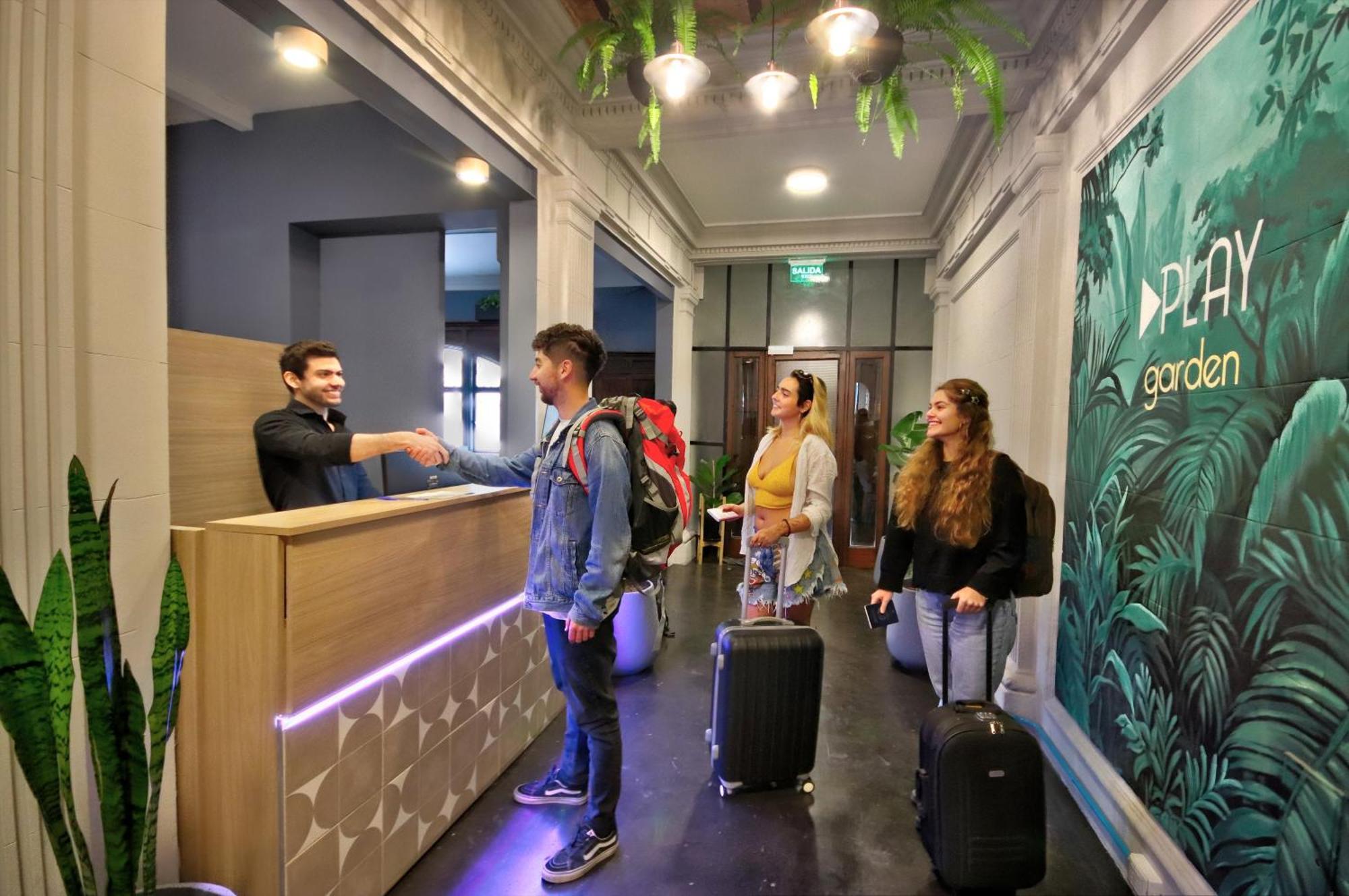 Play Hostel Garden Buenos Aires Exterior photo
