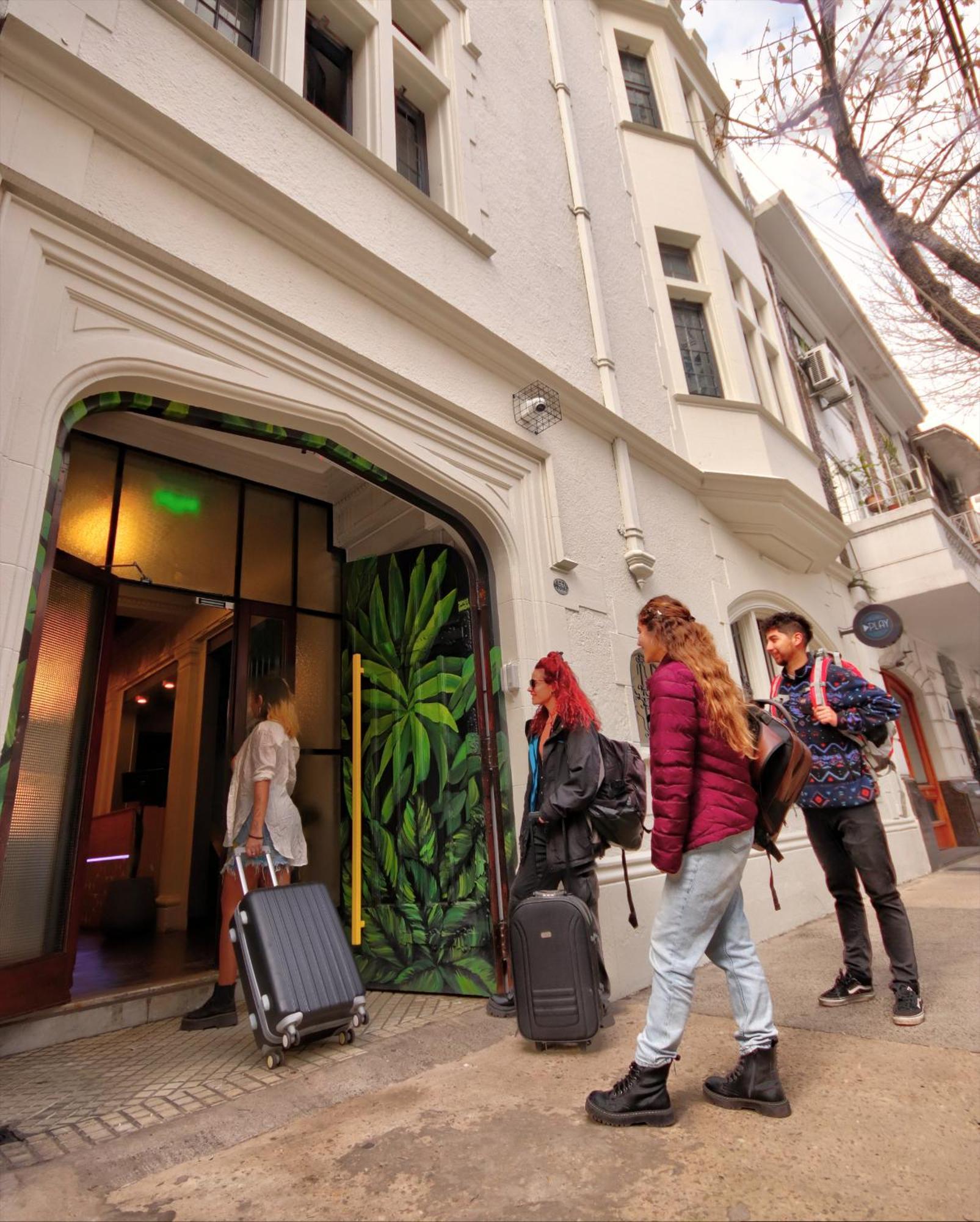Play Hostel Garden Buenos Aires Exterior photo